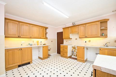 3 bedroom bungalow for sale, Bradstow Way, Broadstairs, CT10