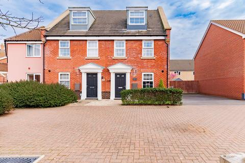 3 bedroom townhouse for sale, Hornbeam Drive, Dereham