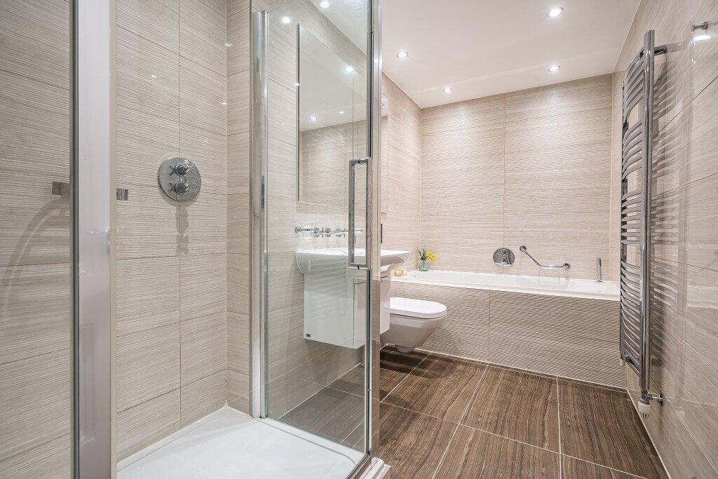 En Suite Bathroom
