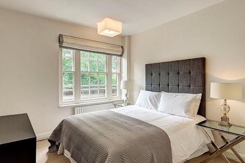 2 bedroom flat to rent, Fulham Road, London, SW3