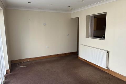 2 bedroom flat to rent, Heol Hathren, Carmarthenshire SA48