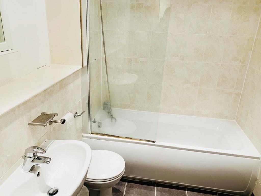 Apartment in West Yorkshire - View 5