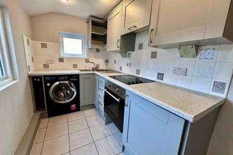 2 bedroom terraced house to rent, North Side, Hutton Rudby, Yarm