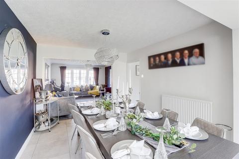 4 bedroom detached house for sale, Wychwood Drive, Trowell NG9