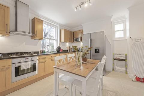 1 bedroom flat for sale, Queen's Club Gardens, W14