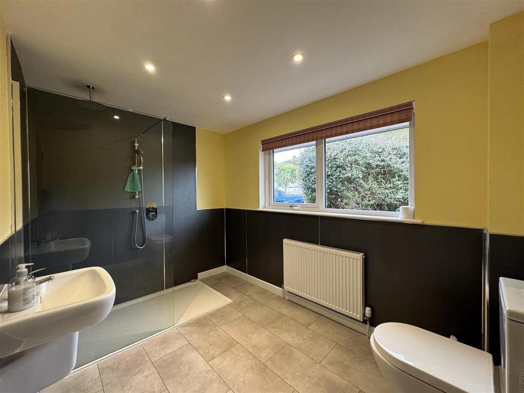 Shower room.jpg