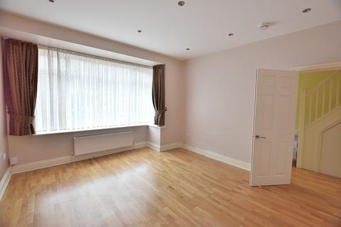 3 bedroom terraced house for sale, Dorchester Avenue, London, Greater London. N13