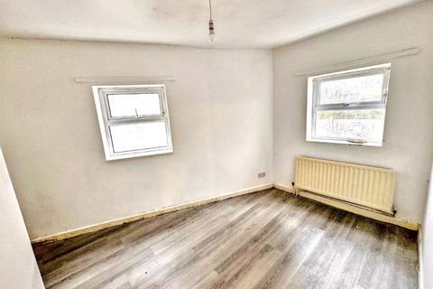 3 bedroom end of terrace house for sale, Mill Bank, Telford TF1