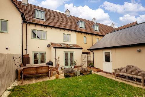 3 bedroom townhouse to rent, Weavers Way, Bristol BS37