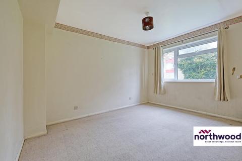 2 bedroom flat for sale, Courtlands, Chelmsford, CM1