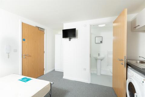 Studio to rent, 480 Wellsway, Bath BA2