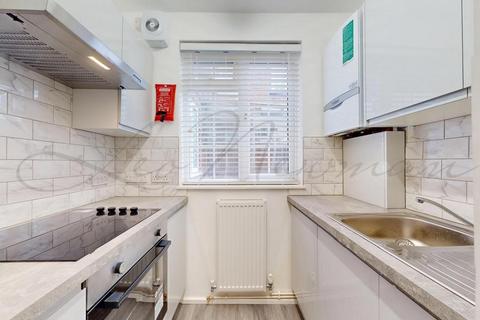 2 bedroom flat to rent, Falloden Way, Hampstead Garden Suburb, NW11