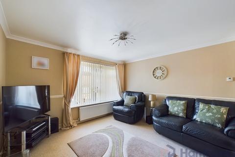 3 bedroom semi-detached house for sale, Coombe Drive, Sittingbourne, Kent, ME10 3