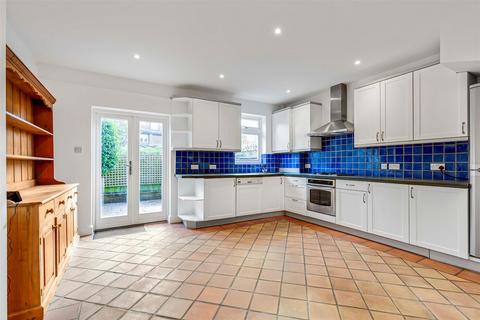 3 bedroom terraced house to rent, Treen Avenue, Barnes, SW13