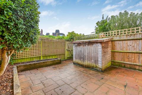 3 bedroom terraced house to rent, Treen Avenue, Barnes, SW13