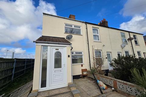 2 bedroom end of terrace house to rent, Rotterdam Road, Lowestoft