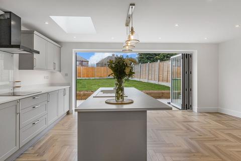 26 Arlescote Road, Solihull, B92 9HX