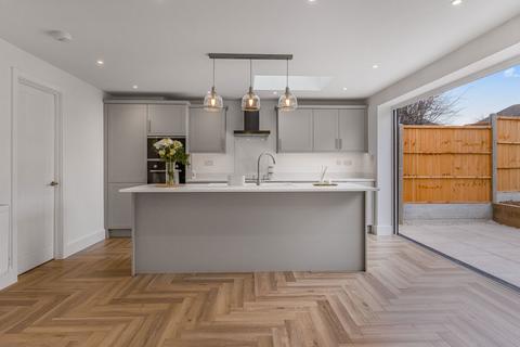 26 Arlescote Road, Solihull, B92 9HX