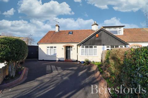 2 bedroom bungalow for sale, Willow Walk, Upminster, RM14