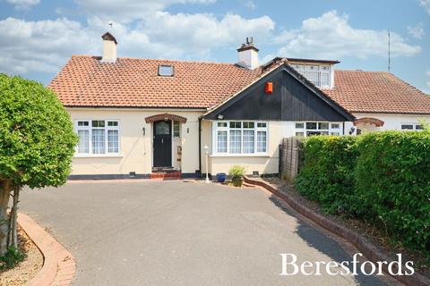 2 bedroom bungalow for sale, Willow Walk, Upminster, RM14