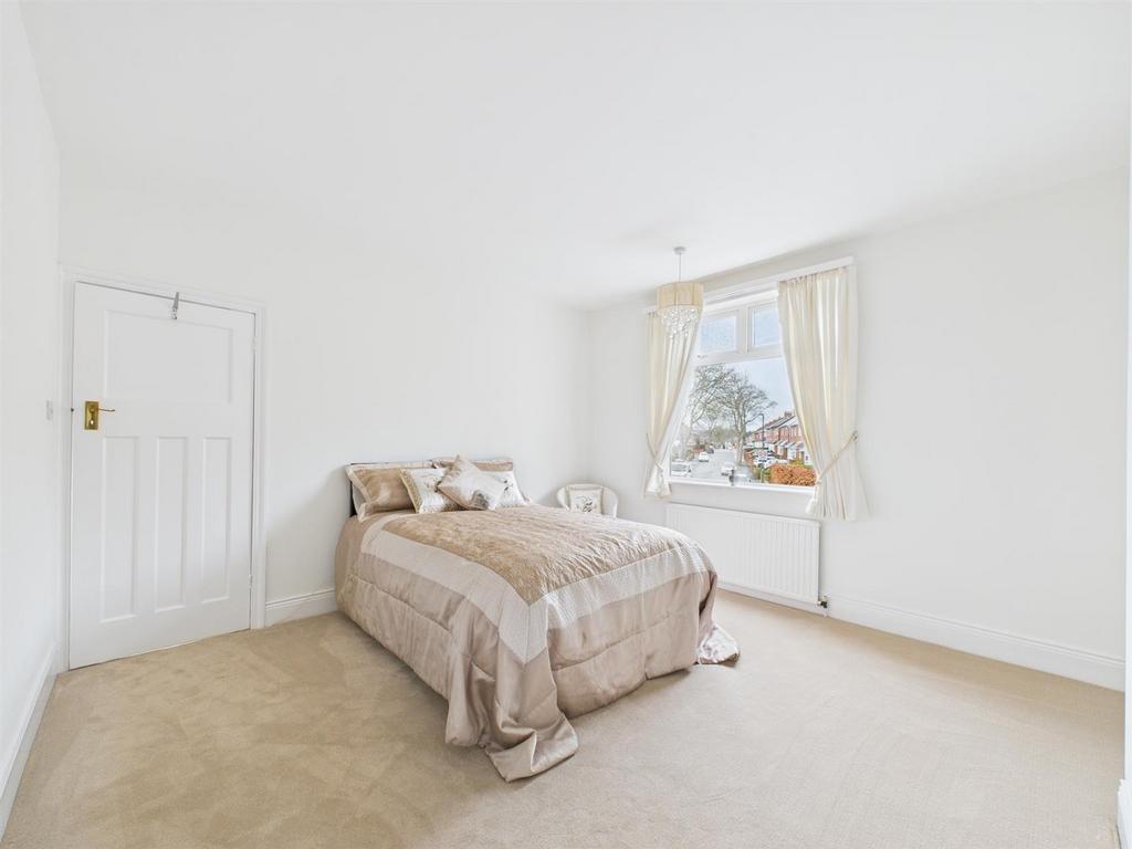Bed 1 2.jpg