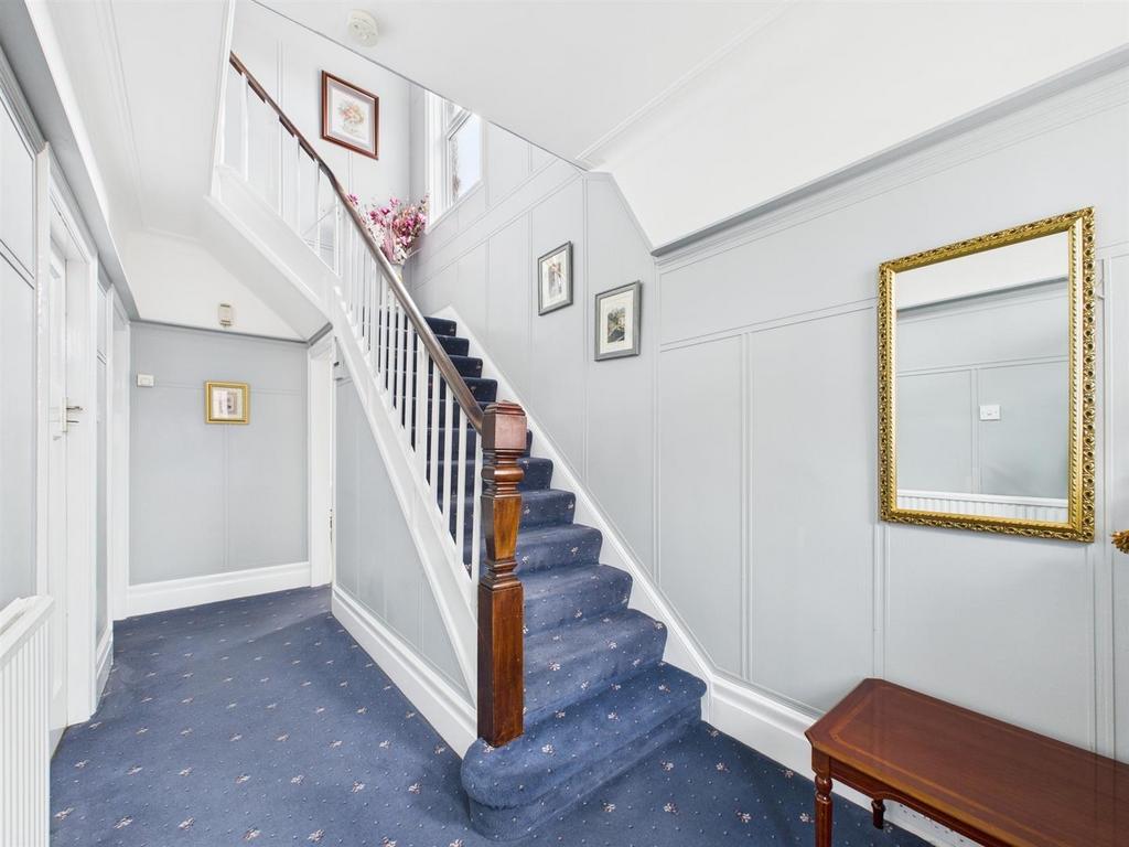 Hallway.jpg