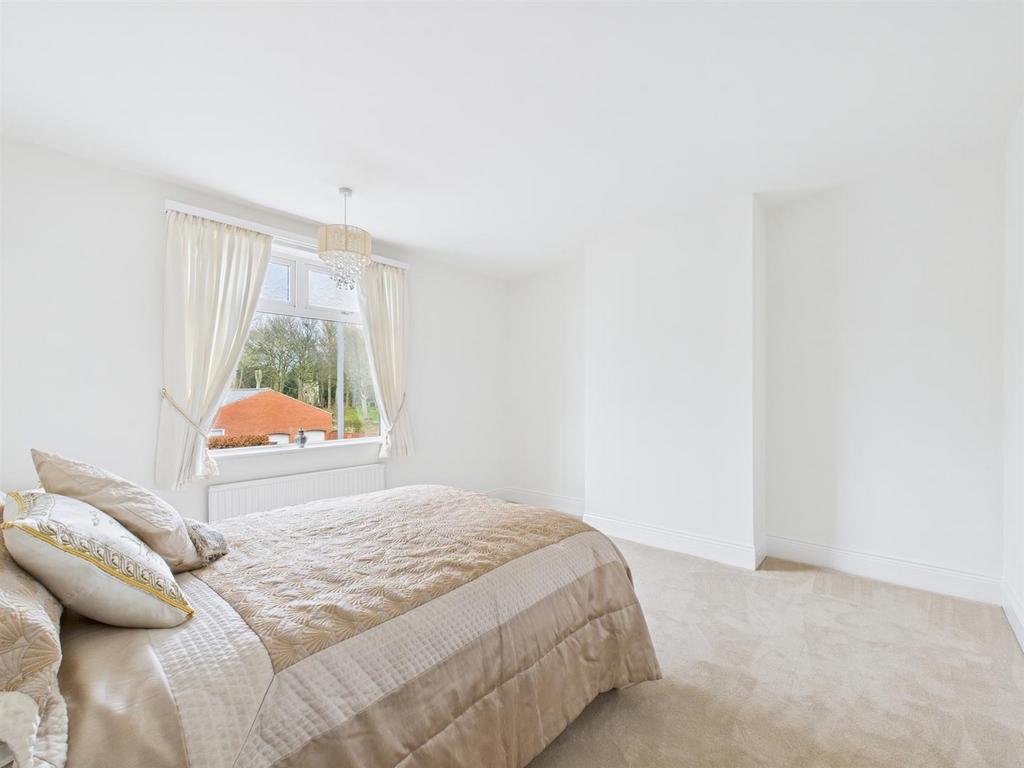 Bed 1.jpg