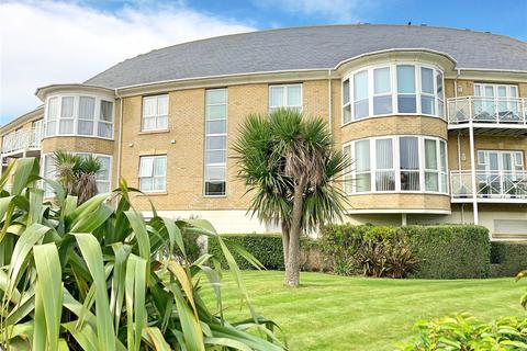 2 bedroom flat for sale, Harsfold Close, Rustington, Littlehampton, West Sussex, BN16