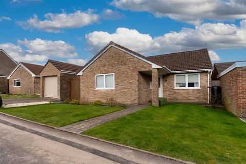 2 bedroom detached bungalow for sale, Cedar Close, Chard