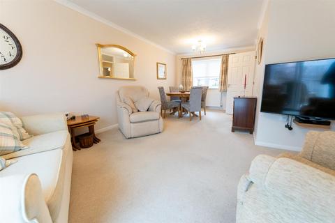 2 bedroom detached bungalow for sale, Cedar Close, Chard