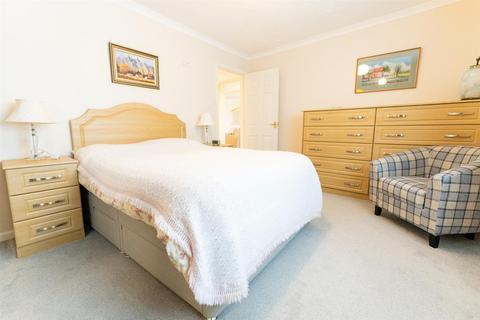 7 Cedar Close, Chard, TA20 1DB