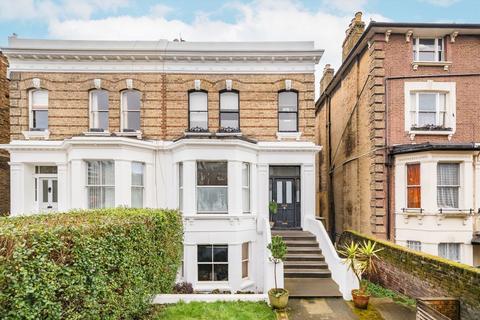 2 bedroom flat for sale, Uxbridge Road, London W12