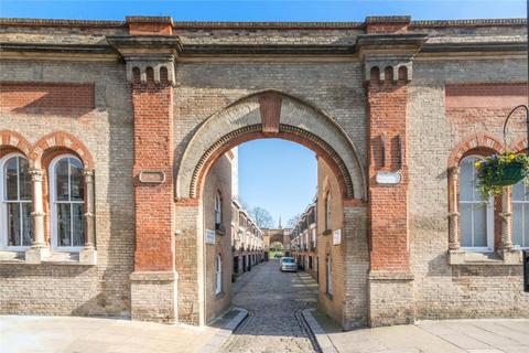 3 bedroom mews to rent, Elgin Mews North, London W9