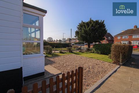 3 bedroom detached house for sale, Carr Lane , Grimsby DN32