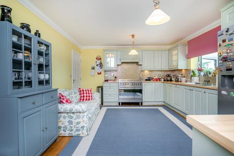 27 Burrium Gate, Usk, NP15 1TN