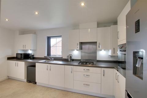 2 bedroom coach house for sale, Wilson Way, St. Ives