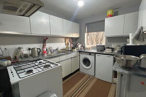 1 bedroom flat for sale, Hamilton Court, Botwell Common Road, Hayes, UB3 1JA