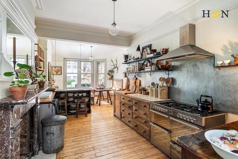 5 Caburn Road, Hove, BN3 6EF