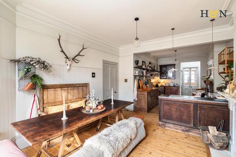5 Caburn Road, Hove, BN3 6EF