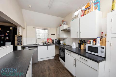 6 bedroom maisonette to rent, Grand Parade, Brighton BN2