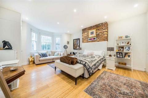 3 bedroom flat for sale, Cavendish Road, London SW12