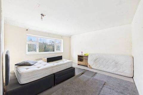 67 Avon Road, Worcester, WR4 9AG
