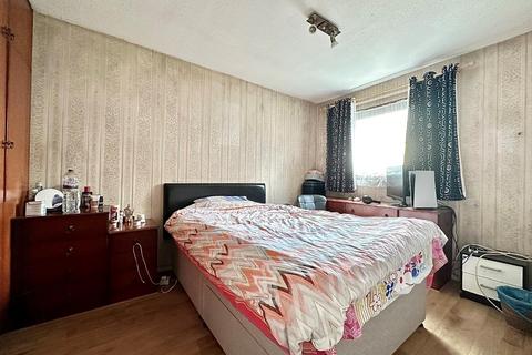 5 Dayrell Square, Northampton, NN4 9RJ
