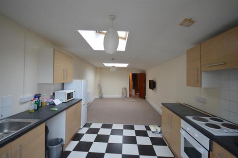 2 bedroom maisonette to rent, Tregenna Hill, St. Ives