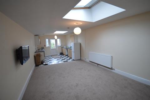 2 bedroom maisonette to rent, Tregenna Hill, St. Ives