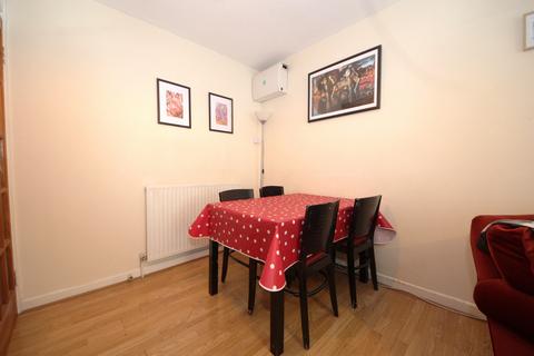 2 bedroom flat to rent, Diploma Avenue, N2