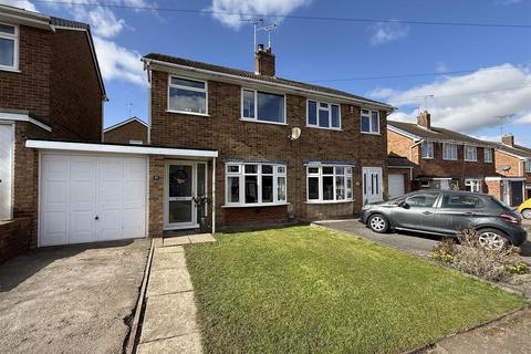 3 bedroom semi-detached house for sale, Hornbrook Road, Burton-On-Trent DE13