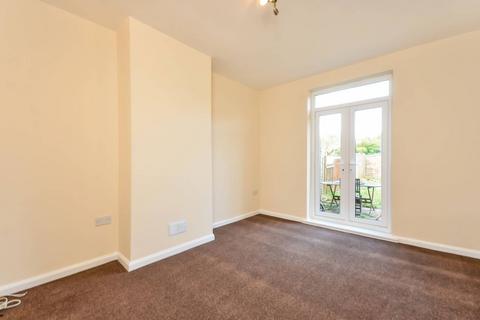 2 bedroom terraced house to rent, Pendragon Road, Bromley, BR1