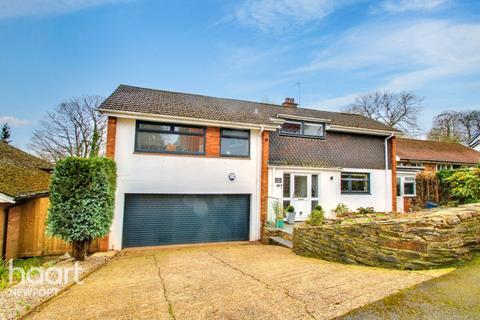 4 bedroom detached house for sale, Fields Park Road, Newport