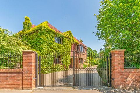 undefined, Ranmore Avenue, Shirley, Croydon, CR0